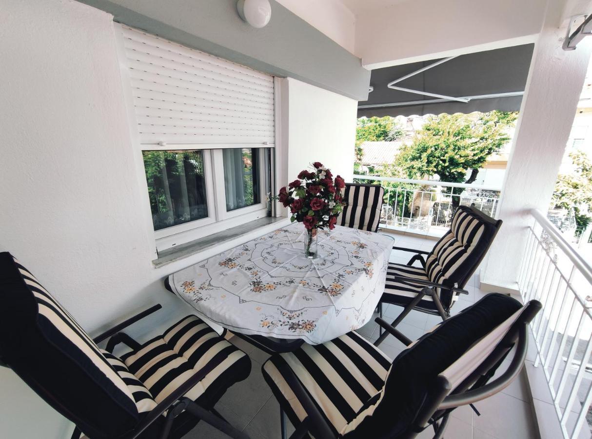 Seaside Apartments เนอาอิรากลีอา ภายนอก รูปภาพ