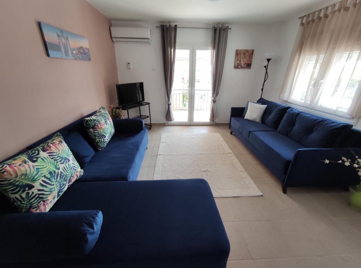 Seaside Apartments เนอาอิรากลีอา ภายนอก รูปภาพ